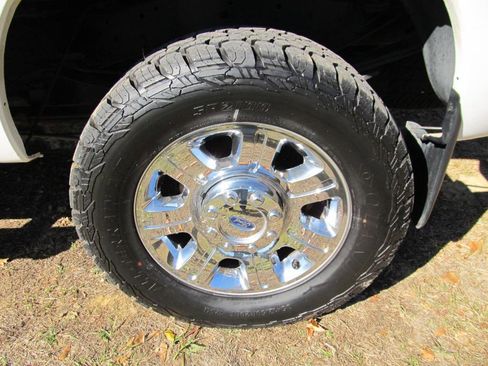 Used 2015 Ford F350 Lariat image 23