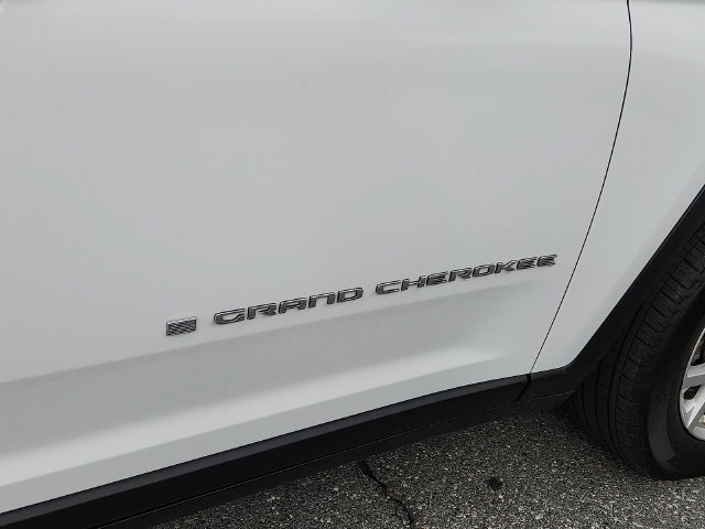 Used 2023 Jeep Grand Cherokee L Limited AWD/4WD image 30