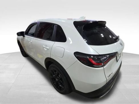 Used 2024 Honda HR-V Sport image 3