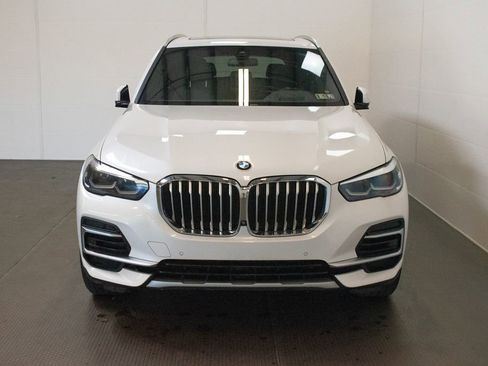 Certified 2022 BMW X5 xDrive40i w/ Premium Package AWD/4WD image 2