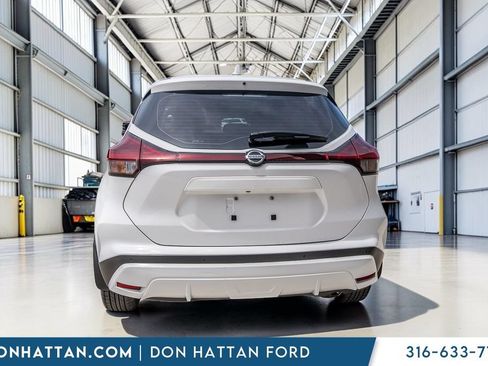 Used 2021 Nissan Kicks S FWD image 27