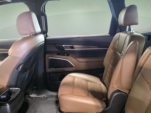 Used 2022 Kia Telluride SX w/ SX Prestige Package image 30