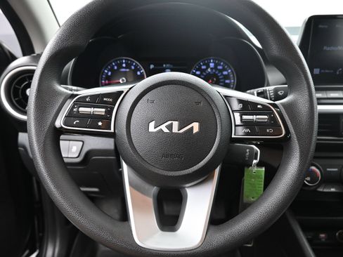 Used 2022 Kia Forte LXS FWD image 13