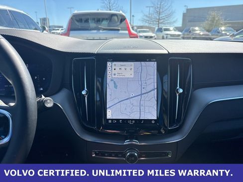 Certified 2024 Volvo XC60 B5 Ultimate w/ Protection Package Premier image 28