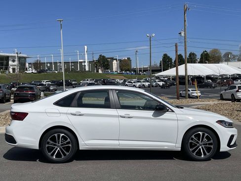 New 2026 Volkswagen Jetta Sport FWD image 8