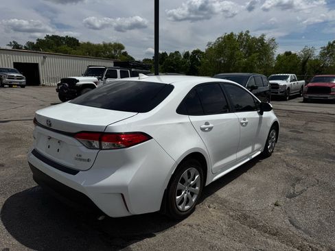 Used 2024 Toyota Corolla LE FWD image 2