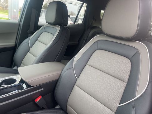 New 2026 Chevrolet Equinox LT w/ Convenience Package II FWD image 15