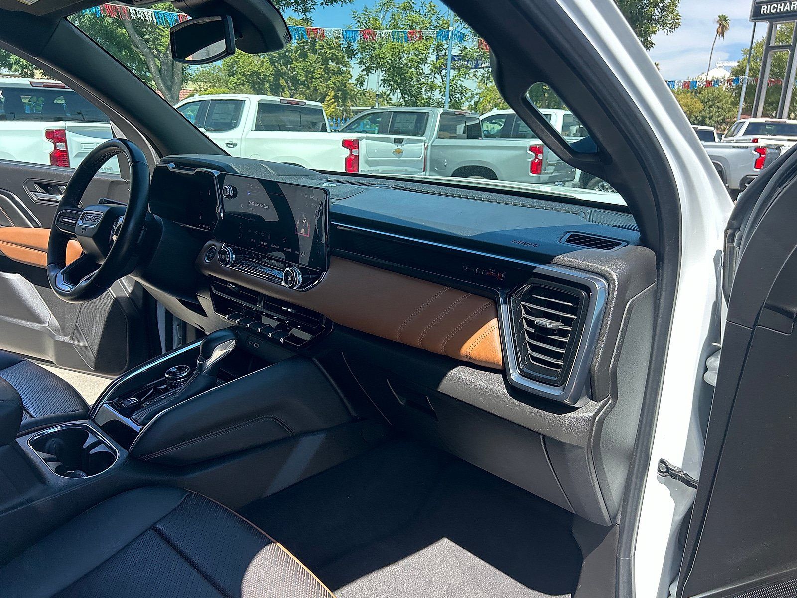 Used 2023 GMC Canyon AT4 w/ AT4 Premium Package AWD/4WD image 31