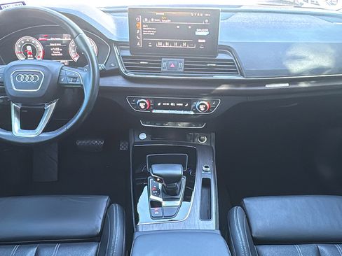 Used 2022 Audi Q5 2.0T Prestige w/ Prestige Package image 17