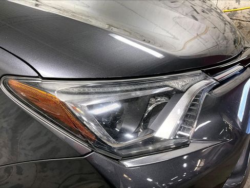 Used 2018 Toyota RAV4 LE w/ All Weather Liner Package image 25