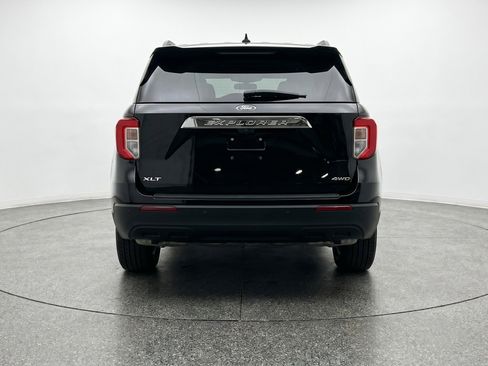 Used 2024 Ford Explorer XLT w/ Equipment Group 202A image 7