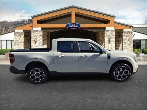 New 2025 Ford Maverick Lariat w/ 4K Tow Package image 4