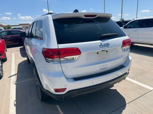 Used 2019 Jeep Grand Cherokee Limited RWD image 3