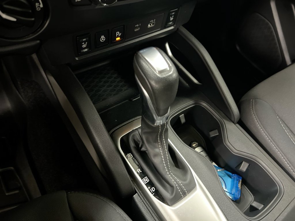 Used 2022 Nissan Frontier SV AWD/4WD image 17