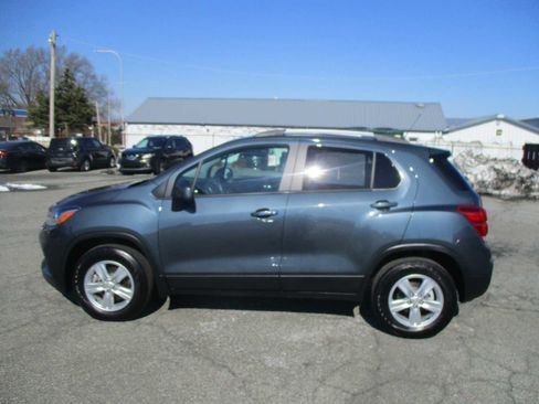 Used 2022 Chevrolet Trax LT w/ LT Convenience Package image 1