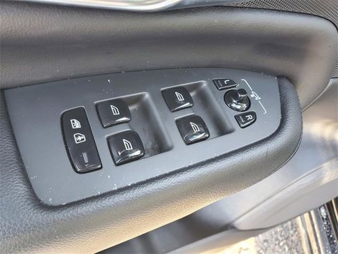 Used 2023 Volvo XC90 B5 Core w/ Protection Package Premier image 13