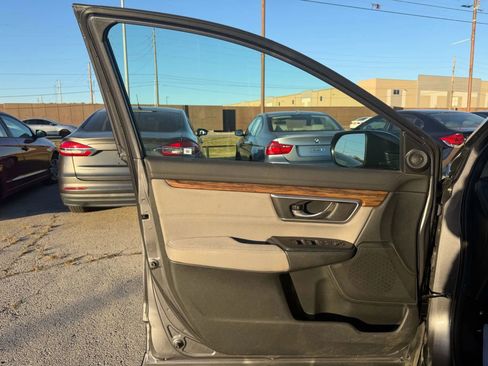 Used 2017 Honda CR-V EX image 9