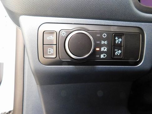 New 2025 Ford Maverick XL w/ Equipment Group 101A image 18