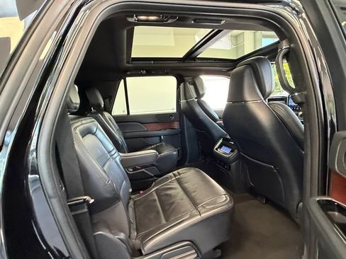 Used 2022 Lincoln Navigator L Reserve RWD image 13