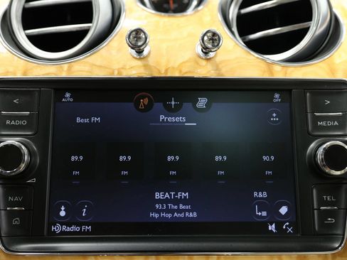 Used 2017 Bentley Bentayga AWD/4WD image 41
