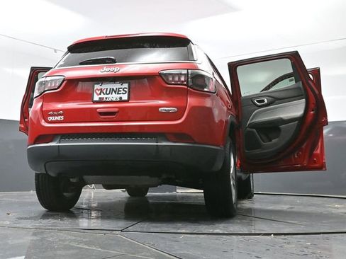 Used 2024 Jeep Compass Latitude image 78