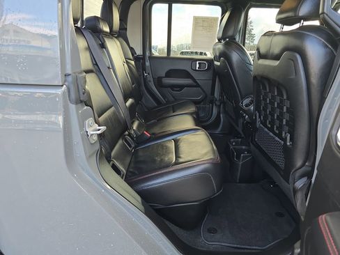 Used 2023 Jeep Gladiator Rubicon w/ Cold Weather Group image 29