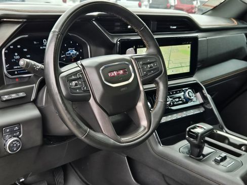 Used 2025 GMC Sierra 1500 AT4 w/ Technology Package AWD/4WD image 25