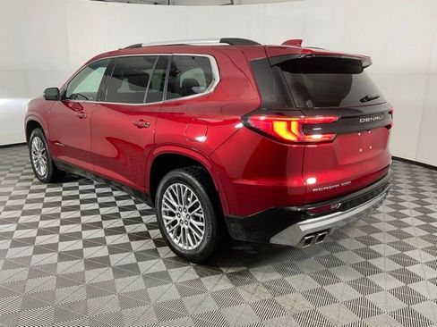 Used 2024 GMC Acadia Denali image 4
