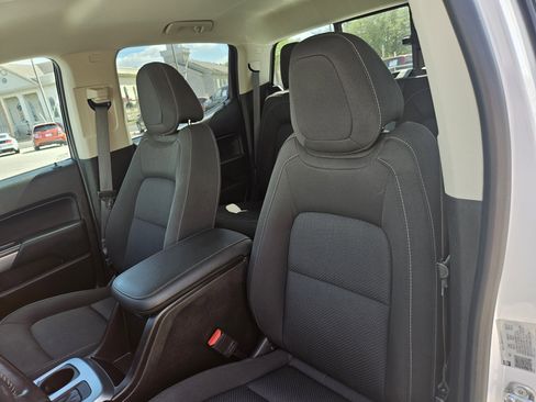 Used 2022 Chevrolet Colorado LT w/ LT Convenience Package image 12