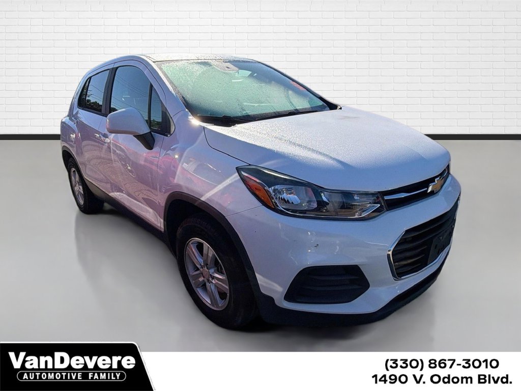 Used 2017 Chevrolet Trax LS w/ Fleet Convenience Package AWD/4WD image 1