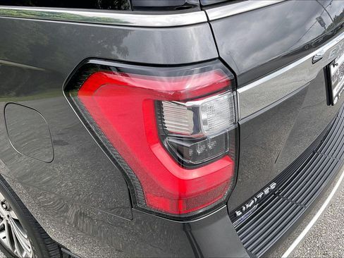 Used 2018 Ford Expedition Max Limited w/ Equipment Group 301A AWD/4WD image 30