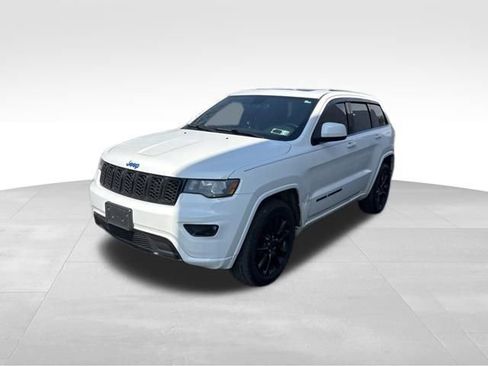 Used 2019 Jeep Grand Cherokee Altitude image 1