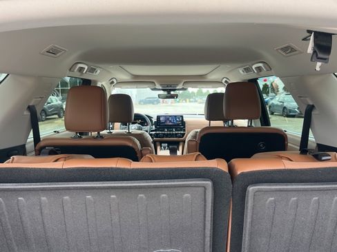 New 2026 Nissan Pathfinder Platinum image 28