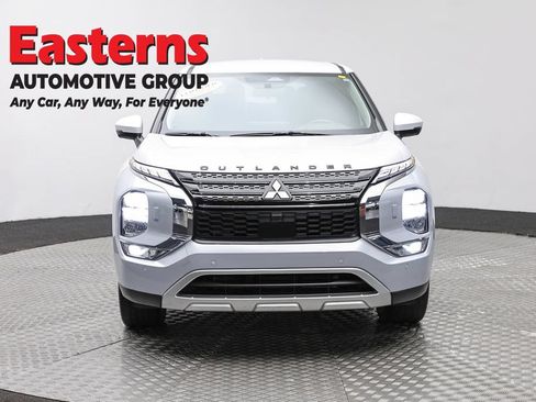 Used 2024 Mitsubishi Outlander SE AWD/4WD image 2