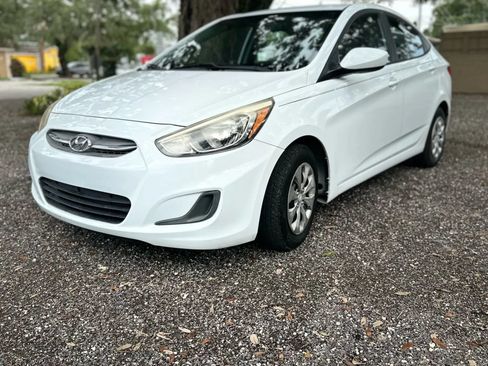 Used 2016 Hyundai Accent SE FWD image 1