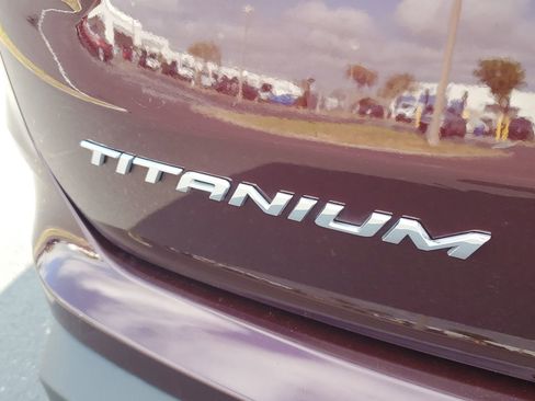 Certified 2024 Ford Edge Titanium image 6