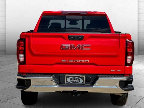 Used 2022 GMC Sierra 1500 SLE w/ Preferred Package AWD/4WD image 3