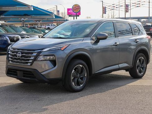 Used 2024 Nissan Rogue SV image 6