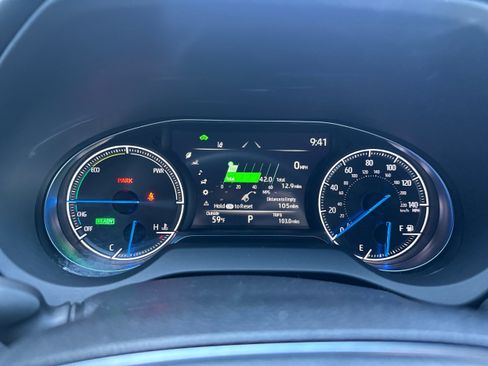 Used 2023 Toyota Venza XLE AWD/4WD image 17