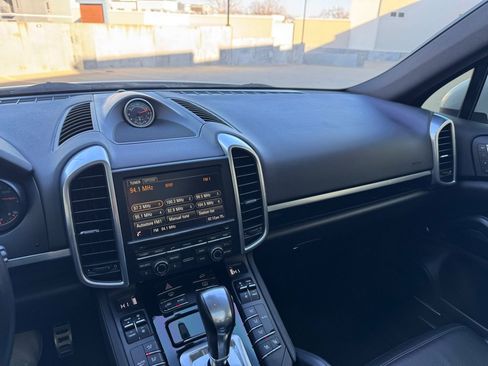 Used 2015 Porsche Cayenne S image 16