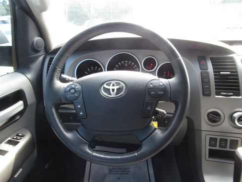 Used 2011 Toyota Sequoia Limited AWD/4WD image 28