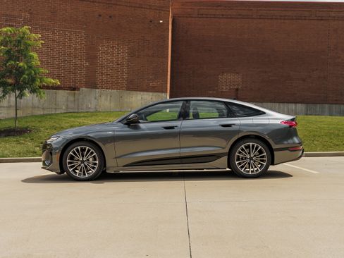 New 2027 Audi A6 e-tron Premium Plus AWD/4WD image 6