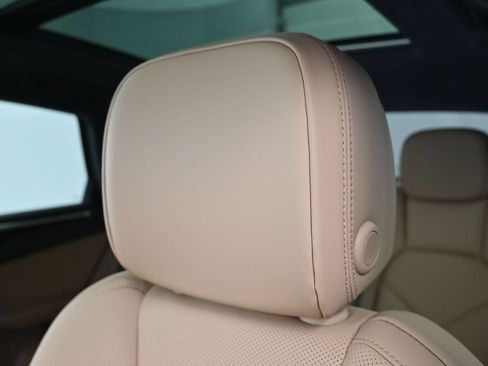 Certified 2026 Porsche Macan AWD/4WD image 20