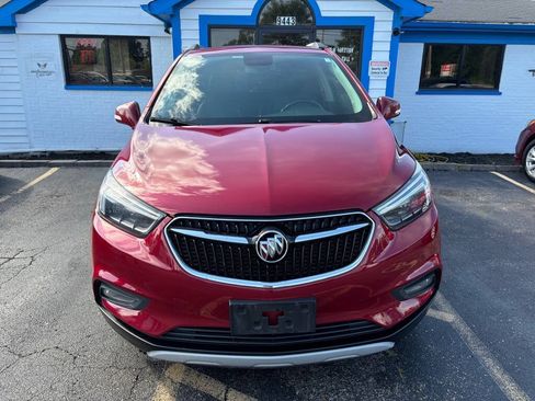 Used 2019 Buick Encore Essence FWD image 2