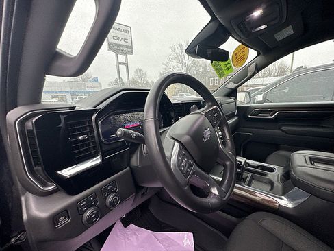 Certified 2022 Chevrolet Silverado 1500 LT Trail Boss image 2