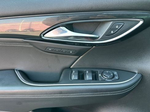 Used 2022 Buick Envision Essence w/ Sport Touring Package image 12