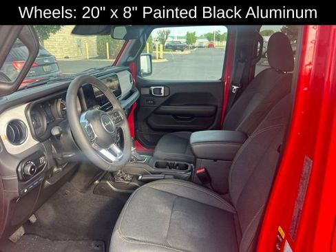 Used 2025 Jeep Wrangler Unlimited Sahara AWD/4WD image 15