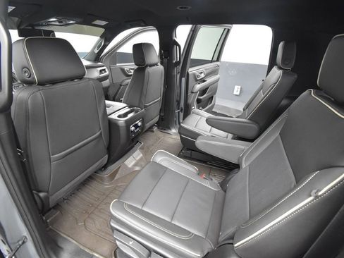 Used 2024 GMC Yukon XL SLT image 40