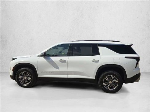 Used 2026 Chevrolet Traverse LT AWD/4WD image 9
