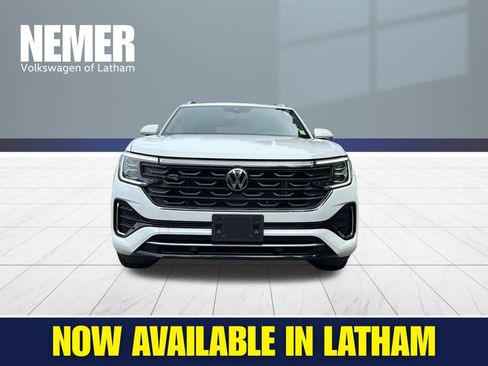Used 2024 Volkswagen Atlas Cross Sport SEL R-Line AWD/4WD image 6